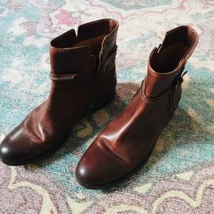 FRYE women’s Melissa Seam short brown ankle boots.
